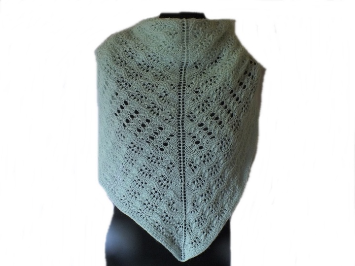 Strickanleitung großes Dreieckstuch Ronanamu Lochmuster