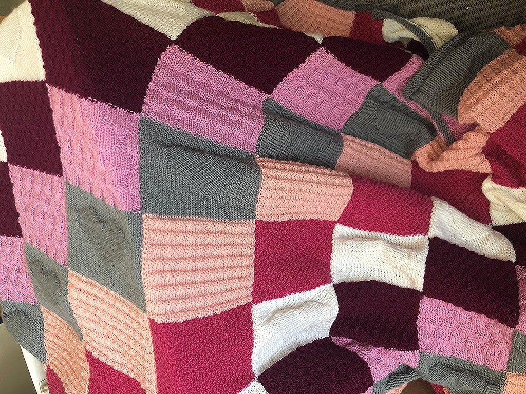 Patchworkdecke in Beerentönen - Bild 5