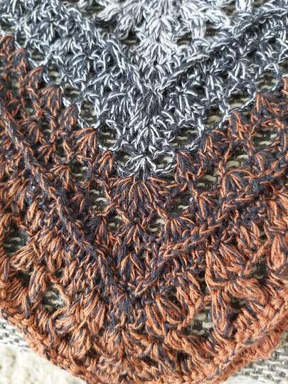 Tuch Xenia Häkeln Häkeltuch Dreieckstuch Stola Schultertuch