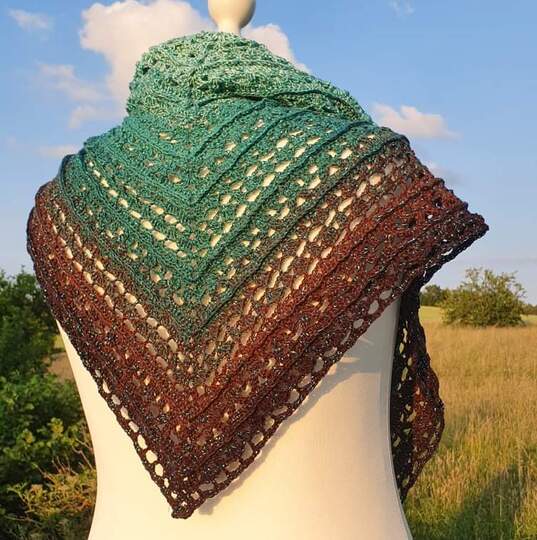 Tuch Xenia Häkeln Häkeltuch Dreieckstuch Stola Schultertuch