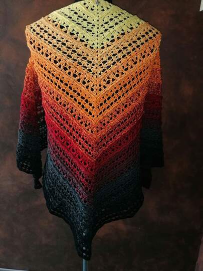 Tuch Xenia Häkeln Häkeltuch Dreieckstuch Stola Schultertuch