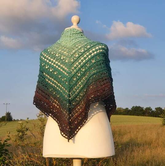 Tuch Xenia Häkeln Häkeltuch Dreieckstuch Stola Schultertuch