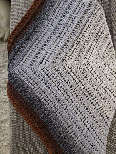 Tuch Xenia Häkeln Häkeltuch Dreieckstuch Stola Schultertuch