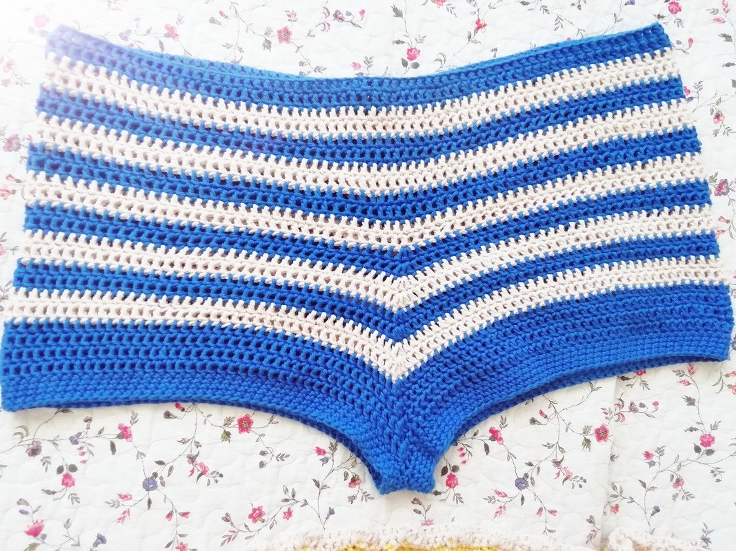 Anleitung Häkelshorts 50s Style in Größe 40/42 (andere Größen machbar) - Bild 2