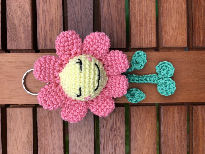 Anleitung Blume "Rita" - Schlüsselanhänger/ Taschenbaumler