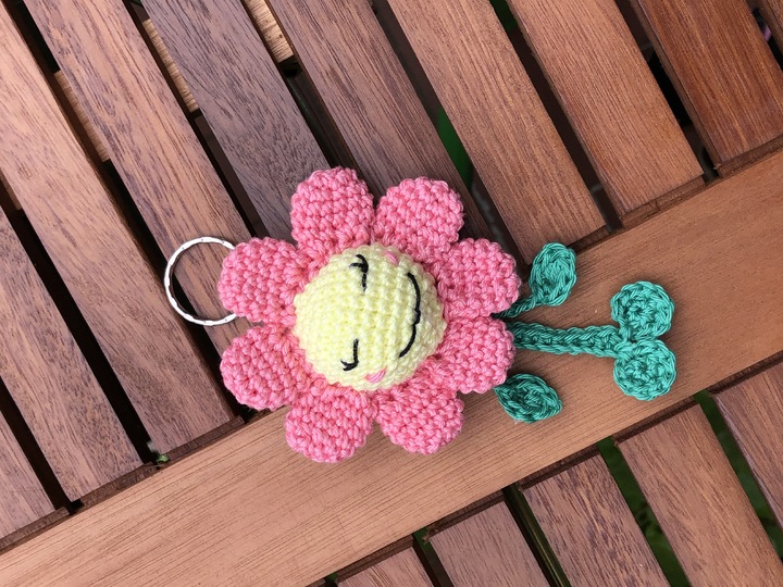 Anleitung Blume "Rita" - Schlüsselanhänger/ Taschenbaumler