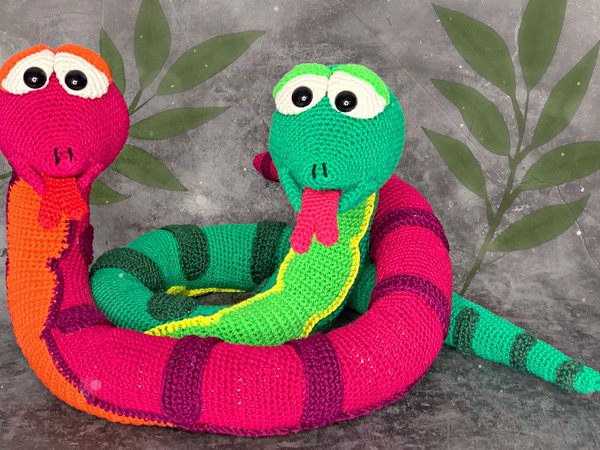 Fluffy Giant Snake - crochet patterns