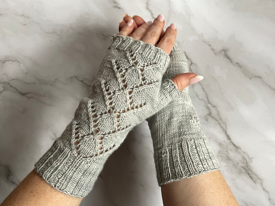 Armstulpen / fingerlose Handschuhe Marianne, Strickanleitung Größe S-L - Bild 5
