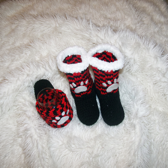 Crochet Pattern paw print boots and beverage cup