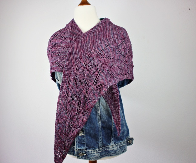 Knitting pattern shawl "Lotus"