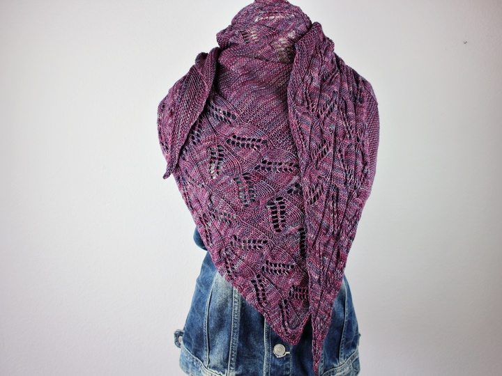 Knitting pattern shawl "Lotus"