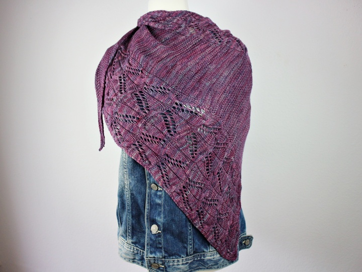 Knitting pattern shawl "Lotus"