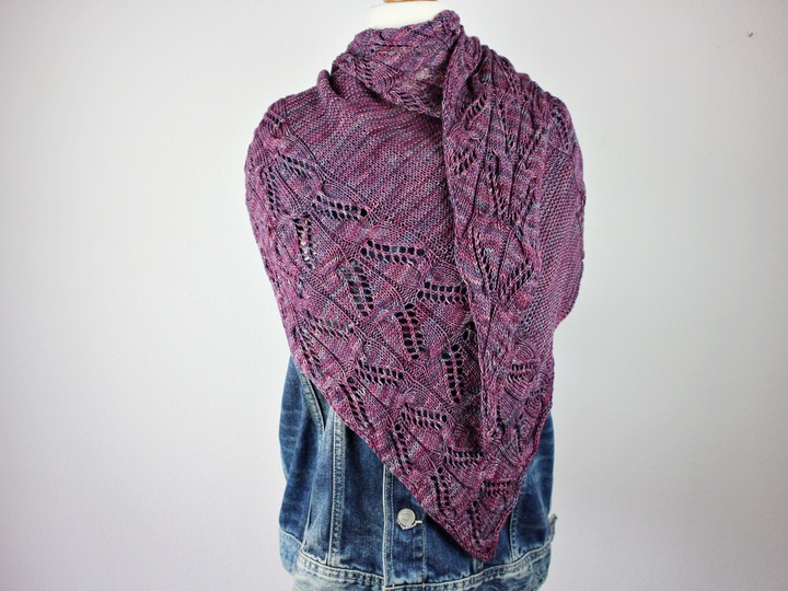 Strickanleitung asymetrisches Tuch "Lotus"