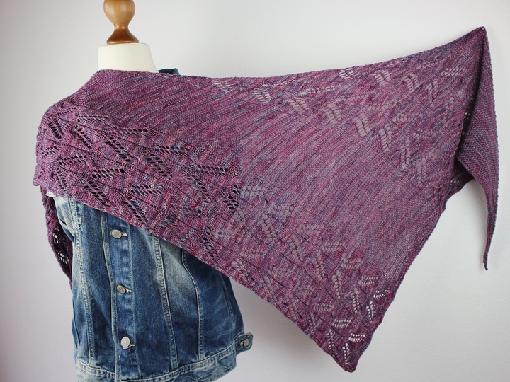 Strickanleitung asymetrisches Tuch "Lotus"