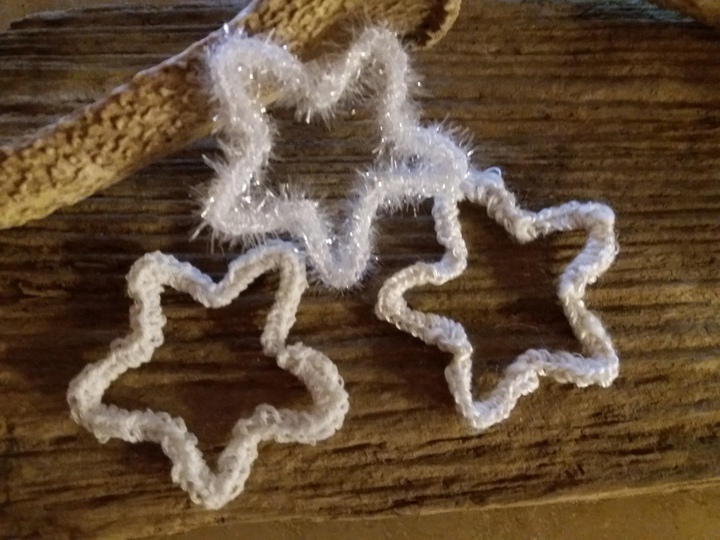 filigrane Sterne , Herzen und Flügel