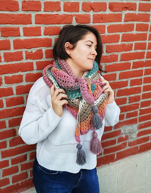 Easy crochet triangle scarf pattern - Image 3