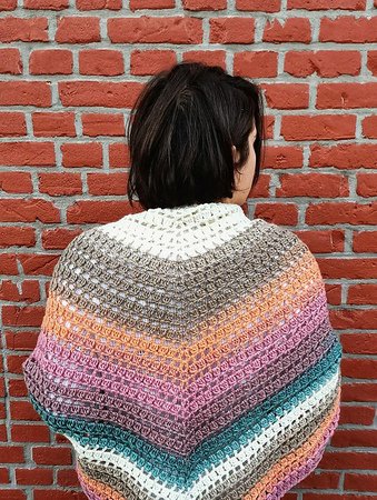 Easy crochet triangle scarf pattern