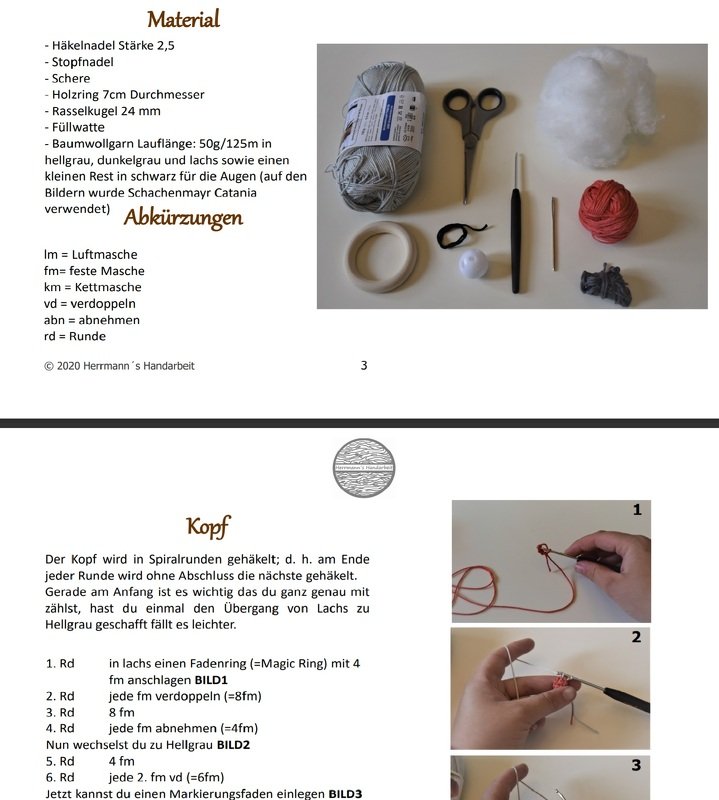 Gedruckte Häkelanleitung mit Materialfotos: Baumwollgarn in Hellgrau und Lachs, Häkelnadel, Holzring, Rasselkugel, Schere und Füllwatte sowie Schritt-für-Schritt-Bilder für den Kopf