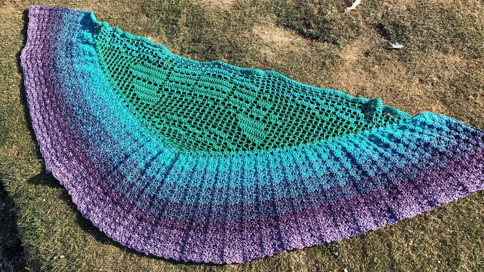 Häkelanleitung Motivtuch "Meeresschildkröte", halbrundes Tuch