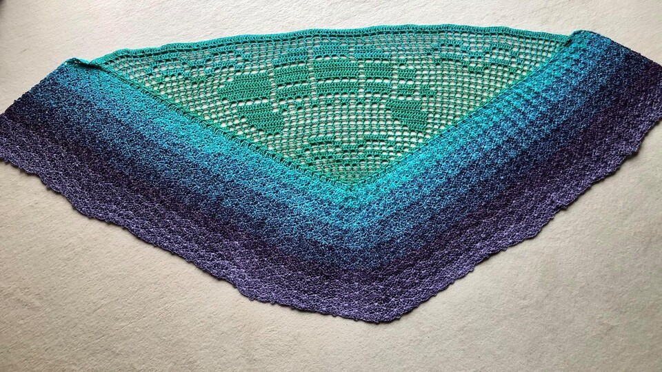 Häkelanleitung Motivtuch "Meeresschildkröte", halbrundes Tuch