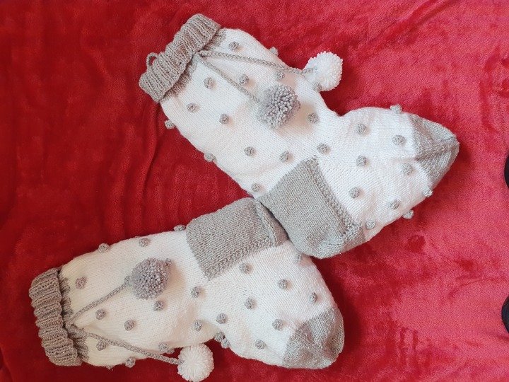 Strickanleitung Weihnachtssocke mit Schneeflocken 50 cm lang.