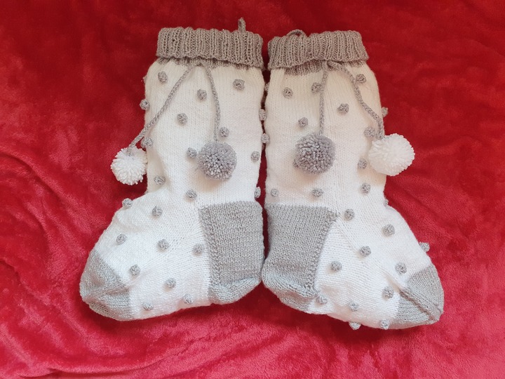 Strickanleitung Weihnachtssocke mit Schneeflocken 50 cm lang.