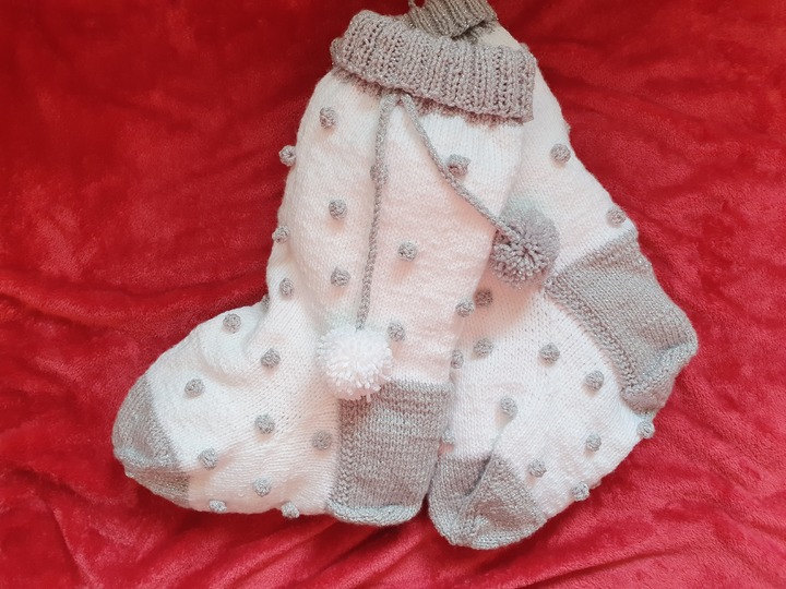 Strickanleitung Weihnachtssocke mit Schneeflocken 50 cm lang.