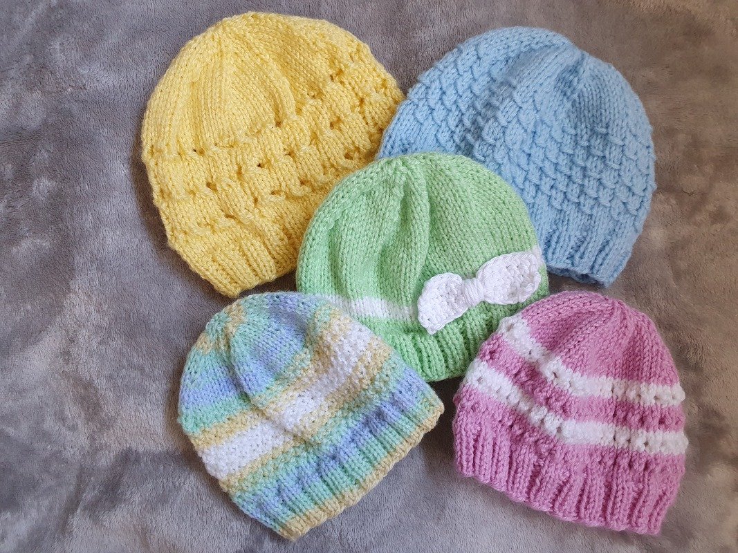 Strickanleitung für 5 Babymützen verschiedene Größen und Mustern! - Bild 2