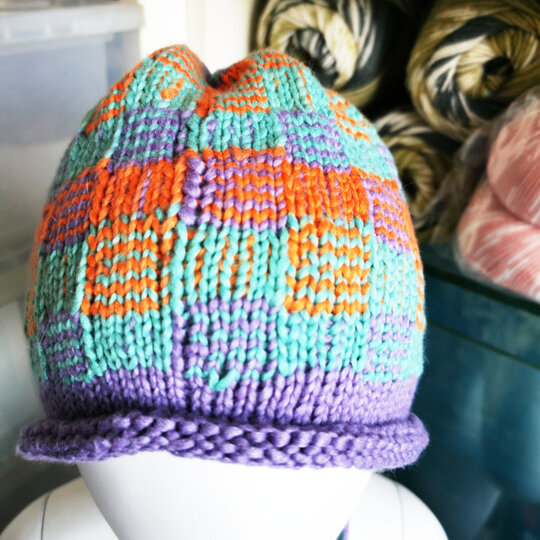 Strickanleitung * Kunterbunte Karomütze mit Rollrand