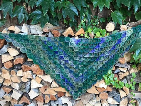 winterliches DreiecksTUCH "KUBIKUSS"