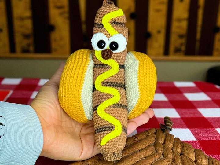 Lustige Bratwurst - Häkelanleitung