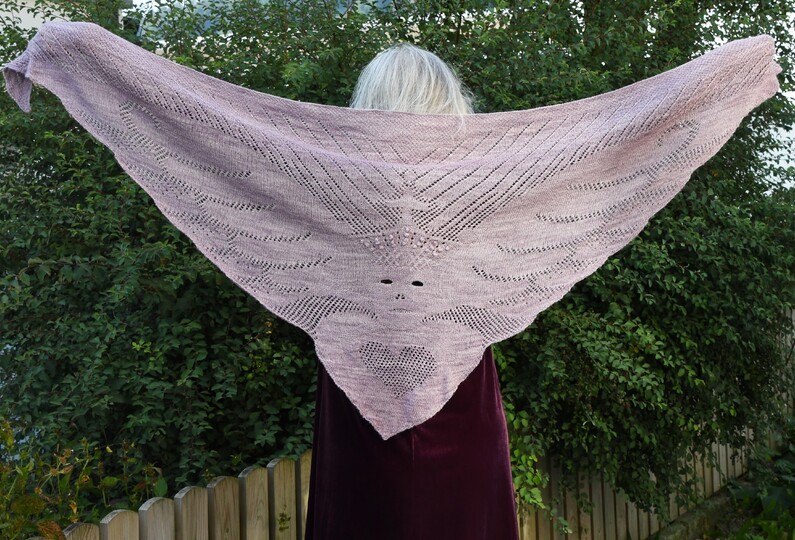 Knitting Pattern Trianglescarf "gothic"