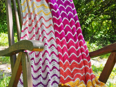 Pattern Indira - A striped scarf with peacock