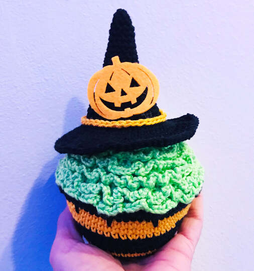Gothigurumi: "Halloween Cupcakes"