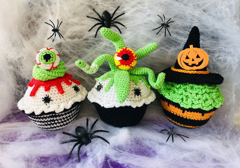 Gothigurumi: "Halloween Cupcakes"