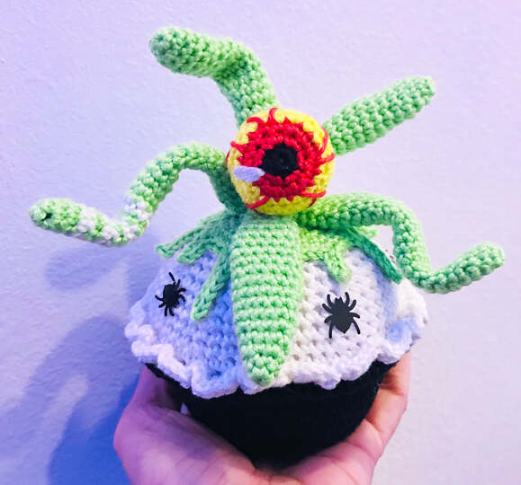 Gothigurumi: "Halloween Cupcakes"