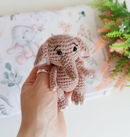 Amigurumi baby elephant crochet pattern
