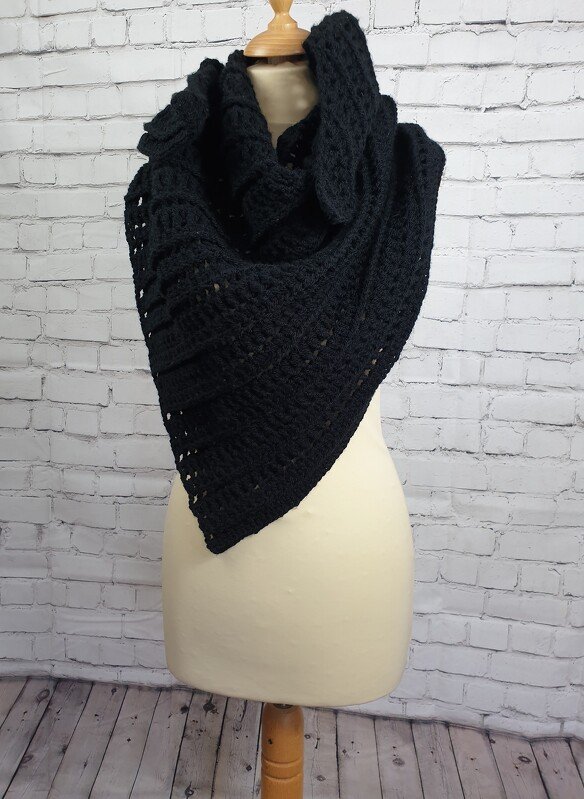 Pattern Dark Rose Shawl