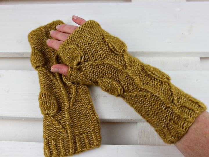 Knitting pattern fingerless gloves "Golden Leaves"