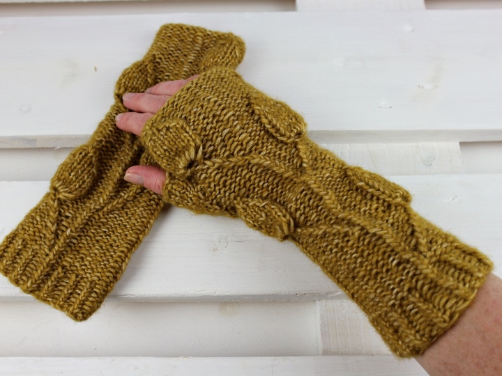 Knitting pattern fingerless gloves "Golden Leaves"