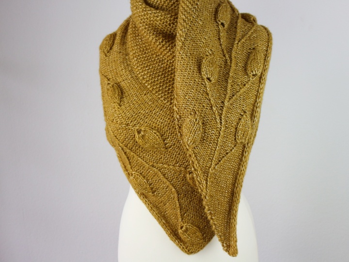Strickanleitung asymetrisches Tuch "Golden Leaves"
