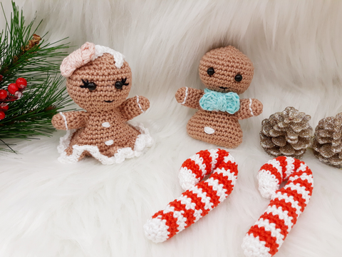 Lebkuchenpaar mit Zuckerstangen- Häkelanleitung Amigurumi von Wolldiamant