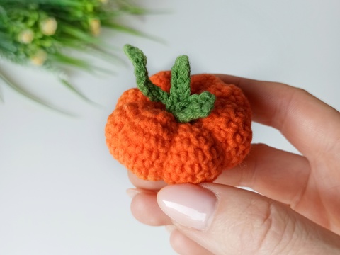 Little pumpkin keychain crochet pattern