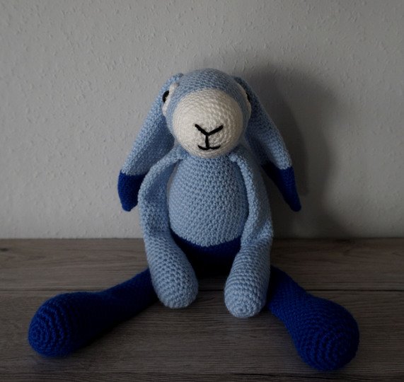 Amigurumi Häkelanleitung Schlenkerhase Hector 