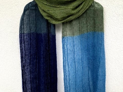 Mohairschal mit Zopfmuster und I-Cord Rand