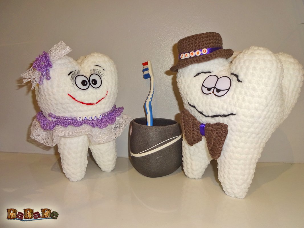 die Toothies, der Backenzahn, ein Zahn zum Kuscheln, gehäkelt von dadade