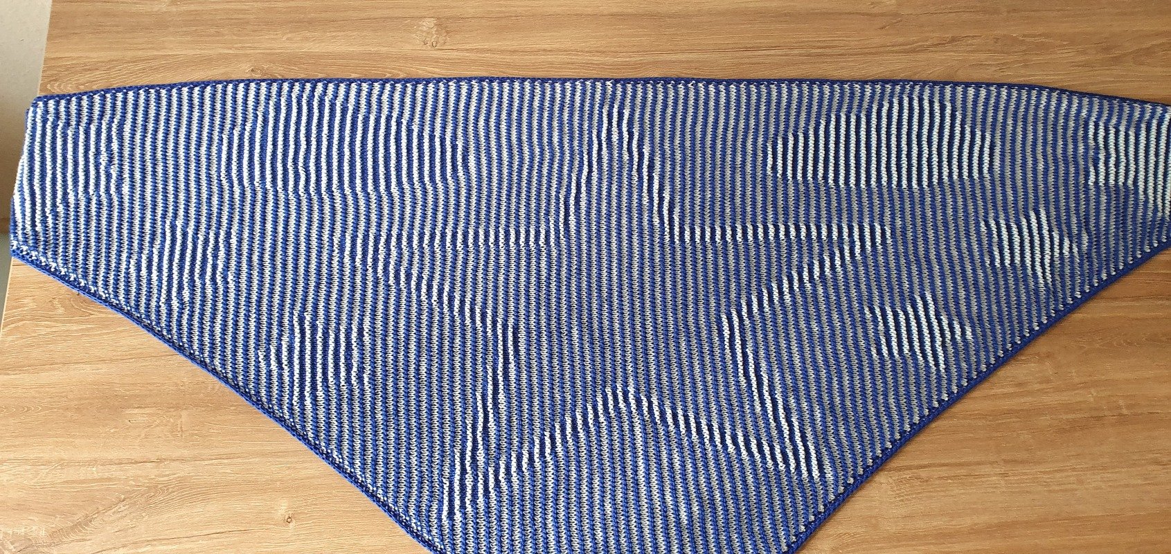 Stars and Clouds, Shadow Knitting, Illusion Knitting, Motif Shawl - Image 3