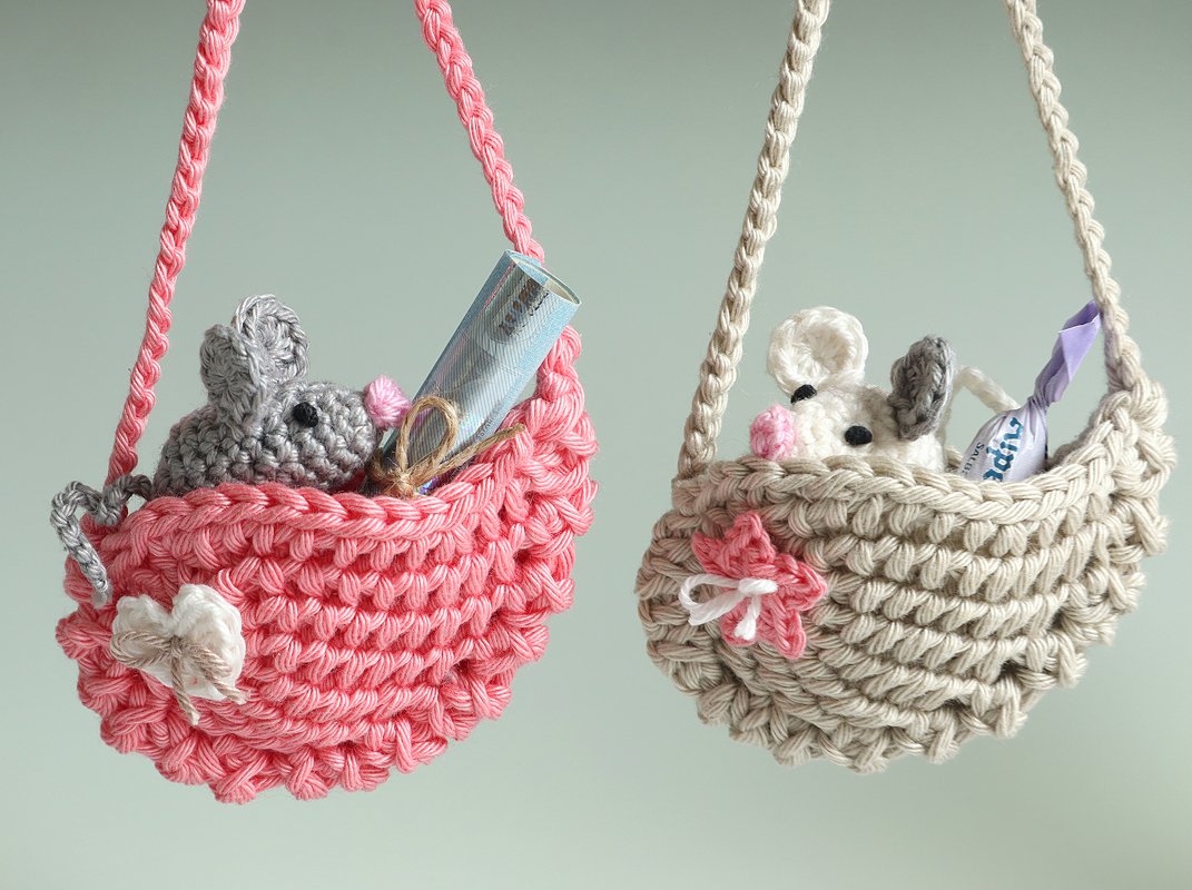 Flügeltäschchen mit Maus – Häkelanleitung für Weihnachten, Geschenke &amp; Deko