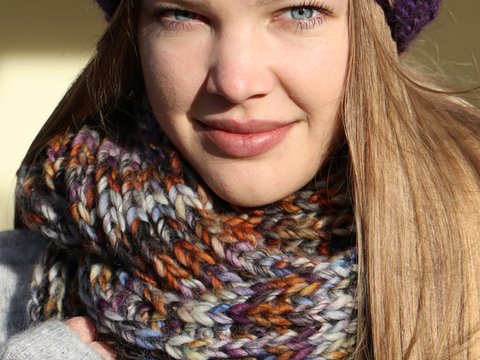 Anleitung Bunter Loopschal im Patentmuster