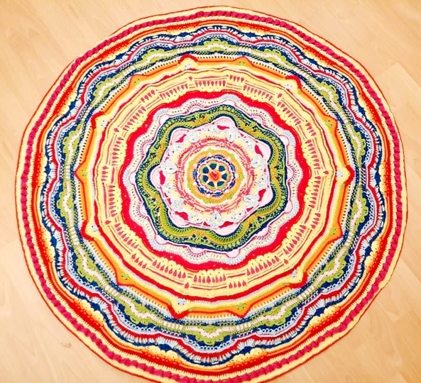 Häkelanleitung Teppich Mandala "Herzfrequenz"